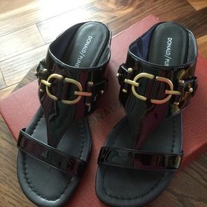 New Donald J Pliner 9.5M Black Patent Shoes